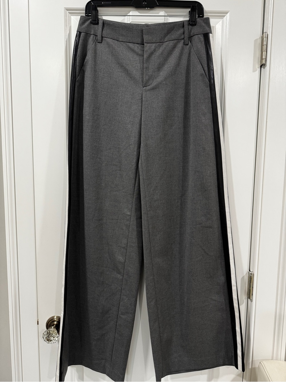 Alice + Olivia Gray Wide-Leg Trousers with Black Side Panels
